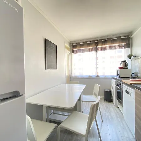 Cosy, Spacieux Avec 3 Et Espaces De Travail - Pres Bas Appartement Clermont-Ferrand