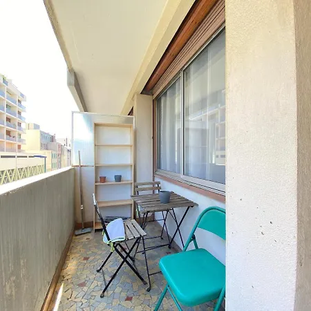 Daire Cosy, Spacieux Avec 3 Et Espaces De Travail - Pres Bas *